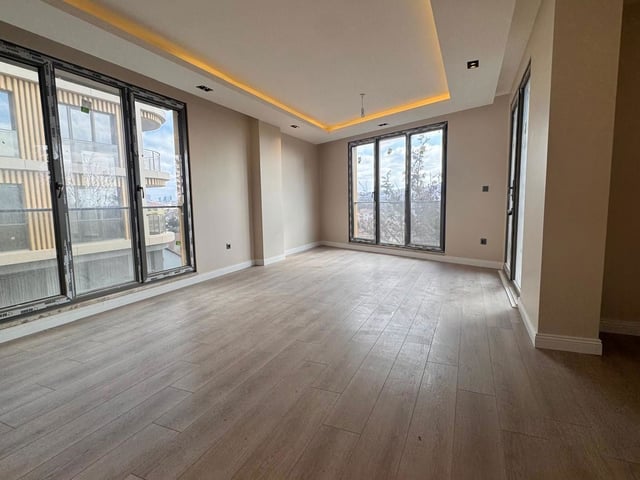 REMAX ANI 'DAN ÇENGELKÖY 'DE GENİŞ VE FERAH SATILIK 4+1 DAİRE