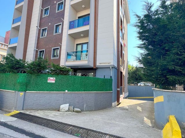 PENDİK ŞEYHLİ SATILIK METRO YAKIN GENİŞ 3+1 BAHÇE KAT DAİRE