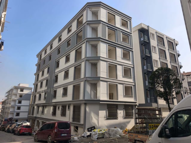 REMAX'DAN BAHÇELIEVLER YENIBOSNA ZAFER MAH SATILIK 2+1 SIFIR BINA
