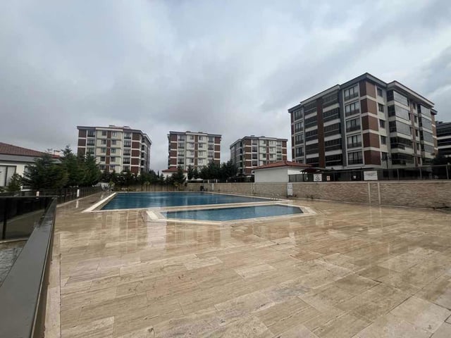 REMAX LAVANDA DAN KERVANCI PARK ORMAN 1 SİTESİNDE EŞYALI KİRALIK