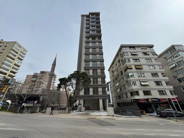 KADIKÖY BOSTANCIDA SATILIK 2+1 | YENI BINA ANA CADDE ÜZERI