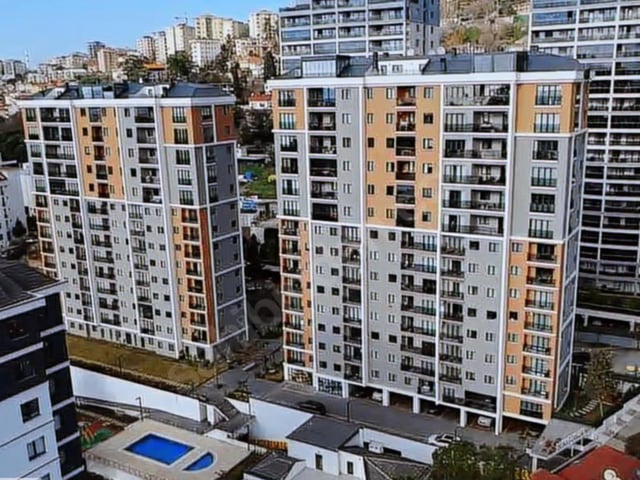 HAVUZLU SITE IÇERISINDE MSY KARTAL LOFT  2+1 KIRALIK DAIRE