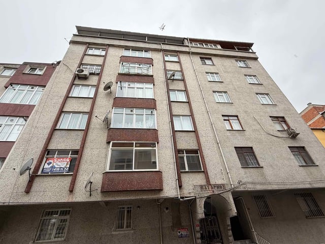 BAHÇELIEVLER KIBRIS CADDESINE KOMŞU BALKONLU 3+1 ARAYANLARA...