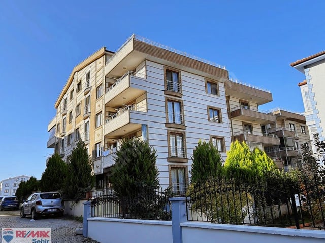 RE/MAX ŞEHİR'DEN ÇINARCIK'DA SATILIK DUBLEKS DAİRE