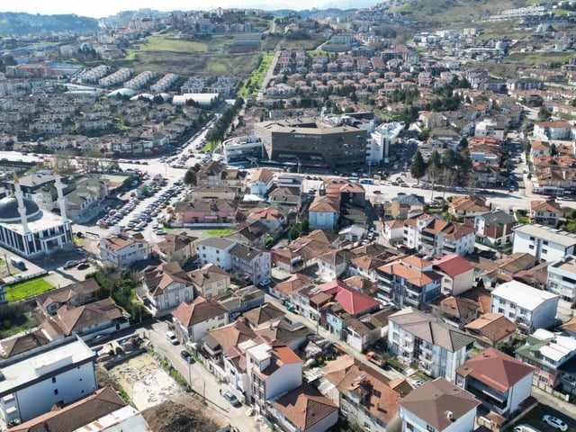 REMAX MUSTAFA ÖZ 2+1 80M² //SERDIVAN AVM ADATIP (H) Y. MESAFESI