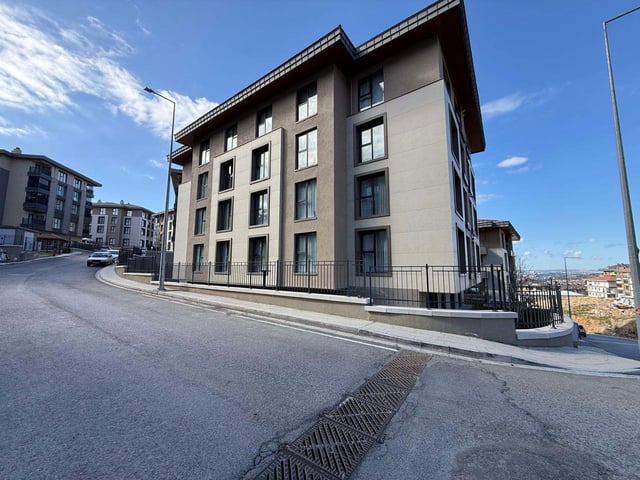REMAX ASHILL ÜSKÜDAR KIRAZLITEPE TOKI 2+1 SATILIK DAIRE