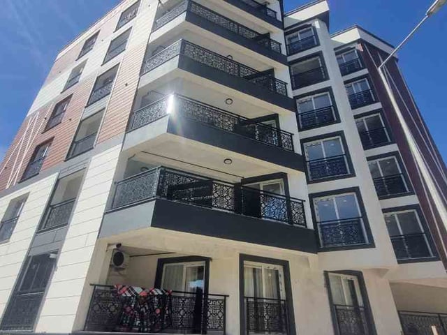MENEMEN UĞUR MUMCU 2+1 KAPALI MUTFAK SIFIR DAİRE