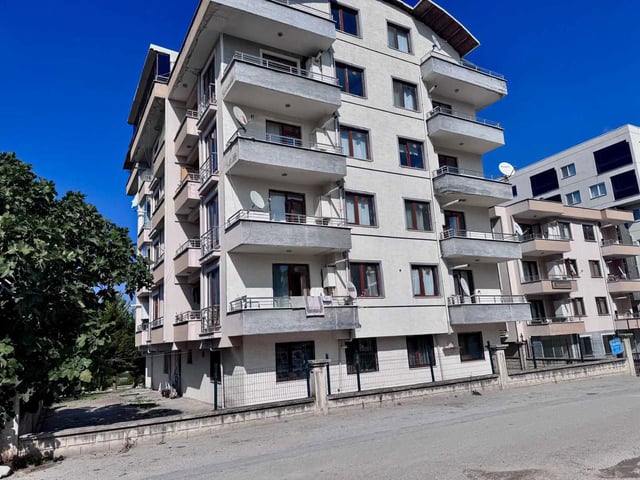 REMAX AREADAN FIRSAT SATILIK EŞYALI 2+1 KÖŞE DAİRE