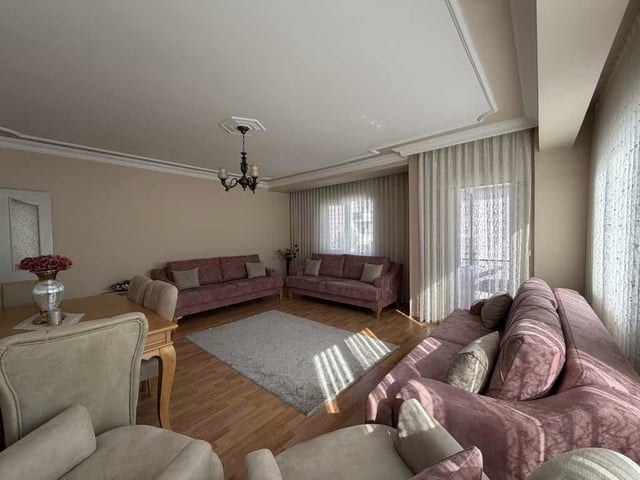 REMAX MAVİ’DEN AGORA CİVARINDA SATILIK 4+1 GARAJLI DAİRE