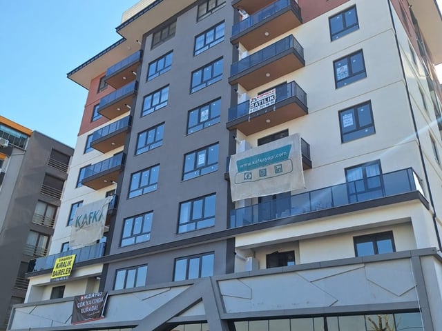 REMAX BEYAZ KÜKÜRTLÜ SIFIR SATILIK DAİRE