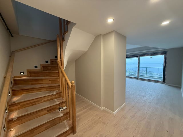 PENDIK BURUNDA PANORAMIK DENIZ MANZARALI SATILIK 5+2 DUBLEKS