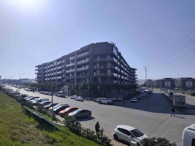 ALİAĞA İZBAN KARŞISI İZPEK STATION’DA PANORAMİK DENİZ MANZARALI 2+1 SATILIK DAİRE