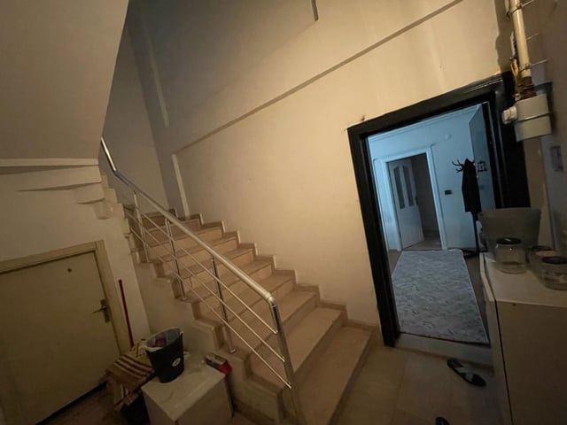 KARŞIYAKA'DA MÜSTAKİL EV TADINDA BAHÇESİ OLAN MASRAFSIZ DAİRE