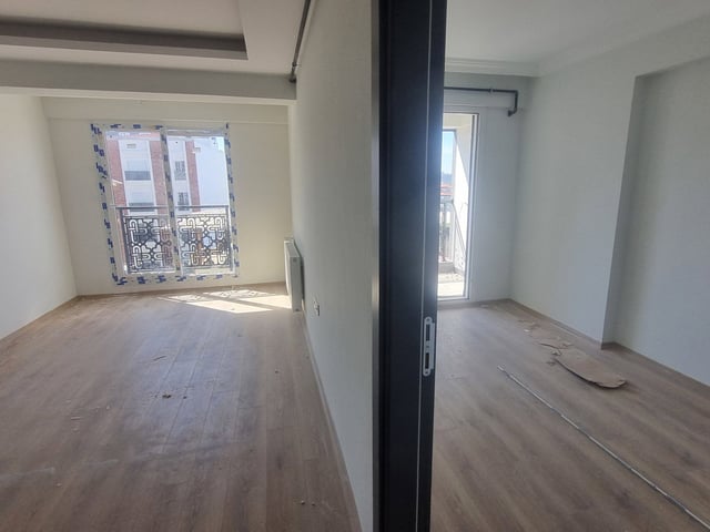 MENEMEN UĞUR MUMCU MH. 1+1  ARAKAT KİRALIK SIFIR DAİRE