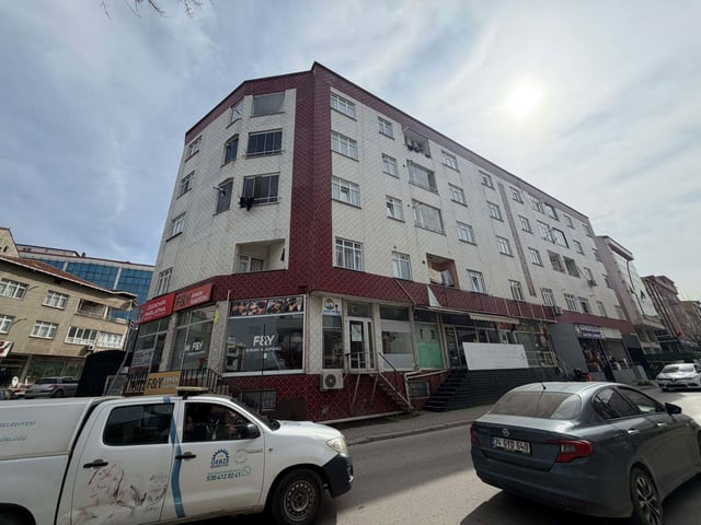 REMAX CEVRİYE MUSTAFAPAŞA MAH. SATILIK 2+1 110M² DAİRE İSKANLI