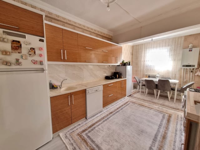 REMAX İLKE'DEN DADAŞKENT'TE İÇİ YAPILI SATILIK BODRUM DAİRE