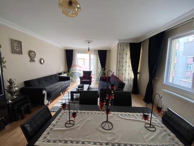 FINDIKLI'DA SATILIK GENİŞ 3+1 DAİRE