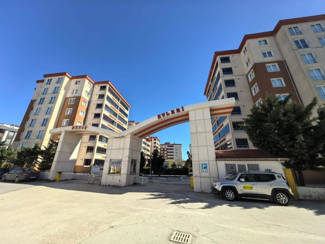 KAPAKLI BENGÜ EVLERINDE KIRALIK 2+1 DAIRE.
