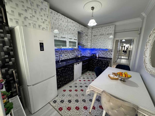 REMAX EDE'DEN SOSYETE PAZARI CİVARI SATILIK GENİŞ 3+1 DAİRE