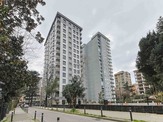 ÖMERPAŞA SOKAK AKIŞ SOKAK’TA TOPRAK RESIDENCE  DA SIFIR HAVUZLU 110 MT2 NET 3+1