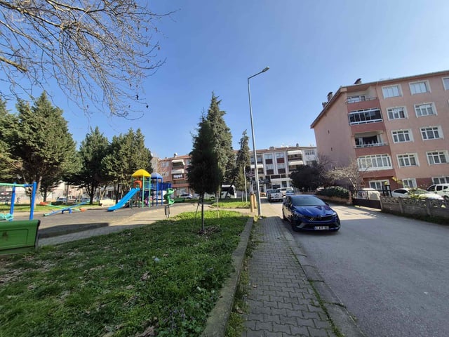 İZMIT DERINCE ÇENESUYU KIRACISIZ SATILIK ARA KAT 3+1 DAIRE