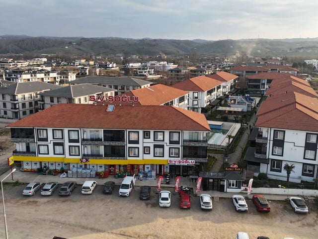 RE/MAX MAVİ'DEN KORUPARK SİTESİNDE 2+1 M. AYRI GENİŞ,FERAH DAİR