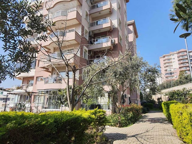BAYRAKLI KÖRFEZ EVLERİ'NDE BAHÇELİ 3+1 BOŞ SATILIK DAİRE
