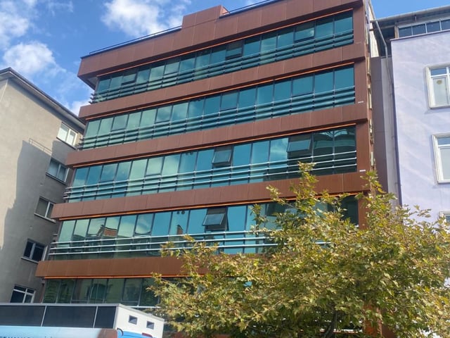 ESAT CADDESİ ÜZERİNDE YENİ BİNADA 1+1 SATILIK DAİRE