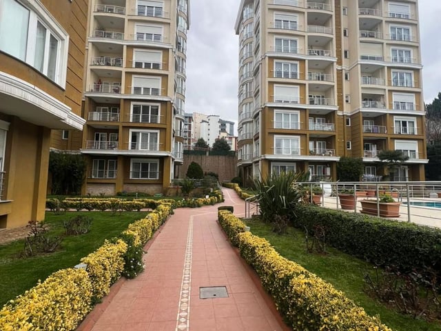 KARTAL AZİME ÖZSOY KONAKLARI SİTESİNDE3+1 HAVUZLU KİRALIK DAİRE