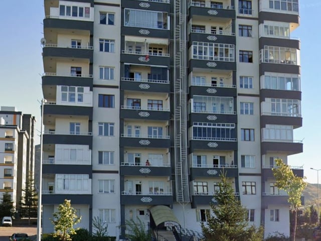 ESENTEPE MAHALLESI KADIR HAS YÜZME HAVUZU YANI 3+1 KIRALIK DAIRE