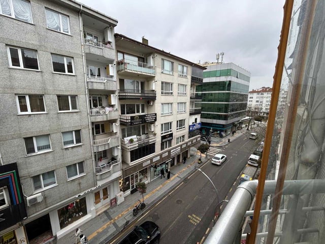 RE/MAX ŞEHİR YALOVA'DAN FATİH CADDESİNDE KİRALIK DAİRE.