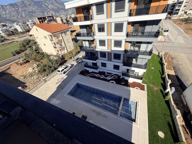 DÖŞEMEALTI HAVUZLU SİTEDE 1+1
