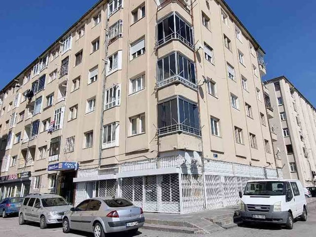 OSMAN KAVUNCU CADDESİ TRAMVAY KENARI 2+1 SATILIK DAİRE