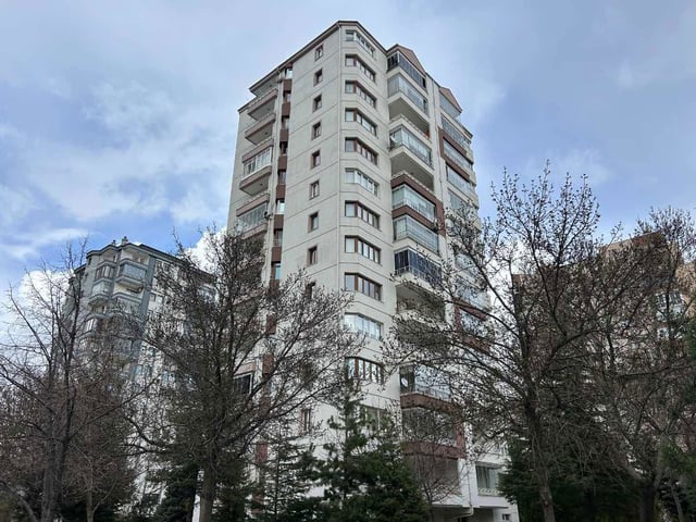 ALPASLAN MAHALLE'SINDE 240 M2 4+1 KIRALIK DAIRE