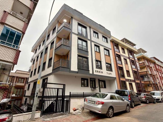 ÜMRANIYE İSTIKLAL'DE SIFIR TERASLI GENIŞ 6+1  DUBLEKS DAIRE
