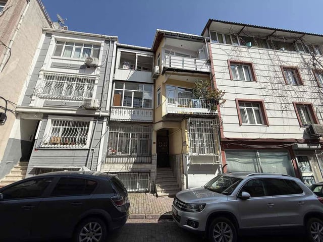 FATİH HIRKA-İ ŞERİF CAMİ YANI SATILIK 2+1 DAİRE