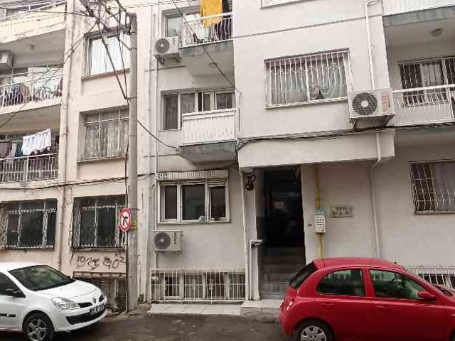 İZMİR/KONAK KARANTİNA'DA ULAŞIMA YAKIN FERAH 2+1 ZEMİN KAT DAİRE