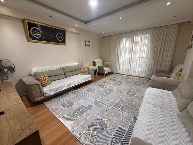 REMAX EKSPRES ' TEN GÖZTEPE MEYDANDA 3+1 SATILIK DAİRE