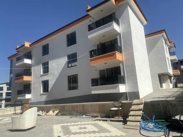 İNCEK'TE AVM YANI CADDE ÜSTÜ ZEMİN KAT YATIRIMLIK 1+1 DAİRE