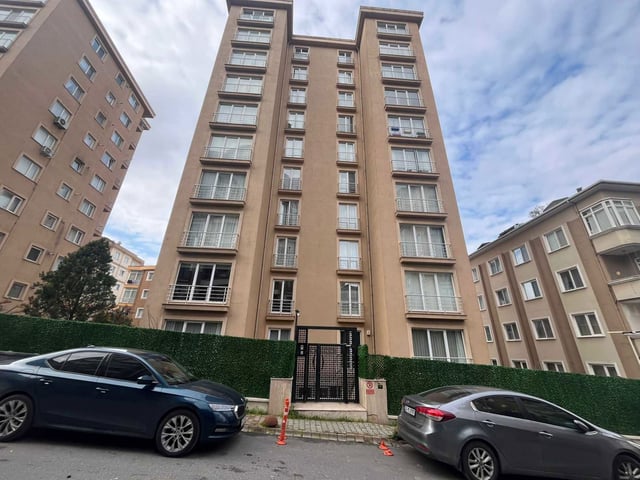 ÜMRANIYE ELALMIŞ CD VESTA EVLERI SITESINDE SATILIK 3+1 DAIRE