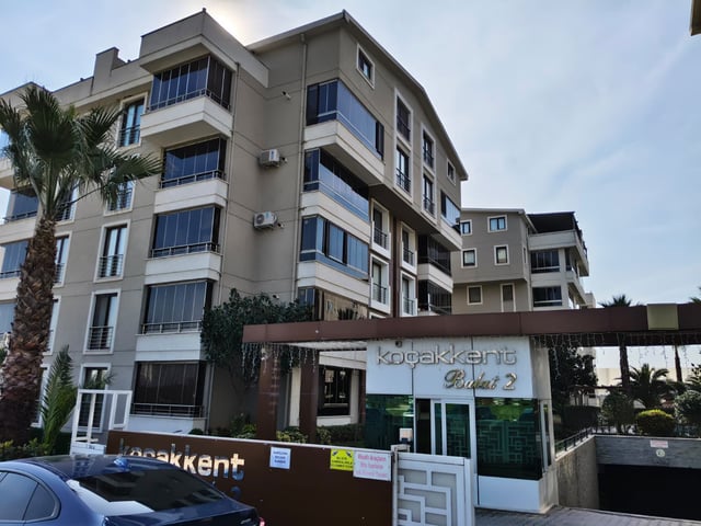 REMAX BEYAZ BALATTA SOSYAL DONATILI GÜVENLİKLİ SATILIK DAİRE