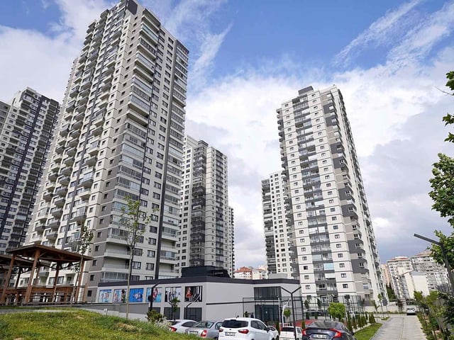 REFERANS ANKARA UZMANINDAN E BLOK CAM BALKONLU 2+1 KİRALIK DAİRE