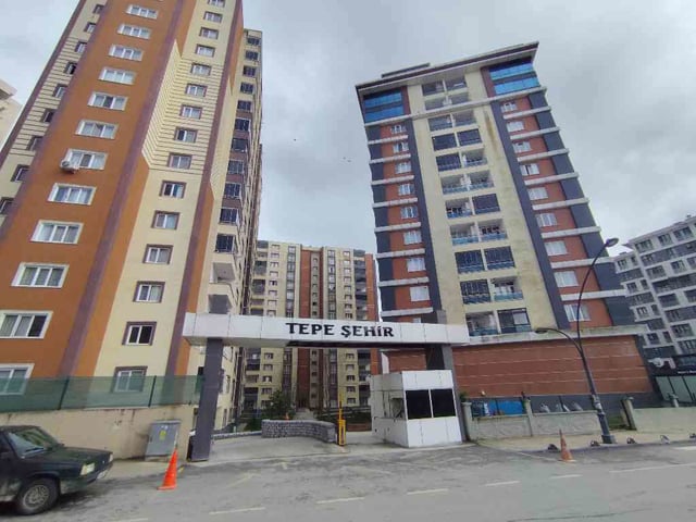 REMAX LAND'DEN TEPE ŞEHİR SİTESİNDE KİRALIK EŞYALI GENİŞ 1+1