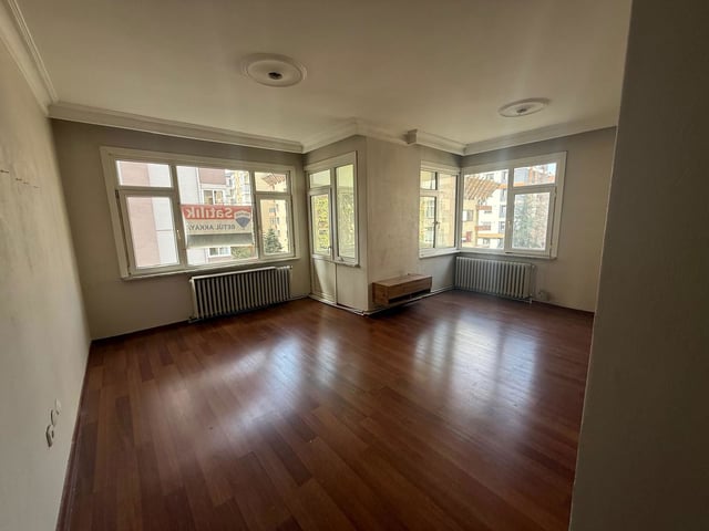 FENERYOLU'NDA, YATIRIMLIK, KÖŞE DAİRE