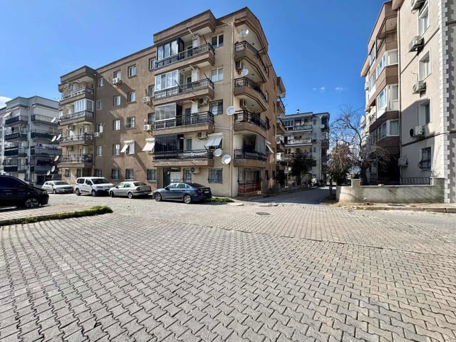 BORNOVA PINARBAŞI SITE IÇERISINDE 3+1 KIRALIK DAIRE
