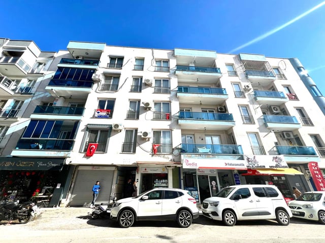 REMAX YELKEN'DEN  DOGAL GAZLI,ASANSÖRLÜ,OTOPARKLI,FERAH DAİRE