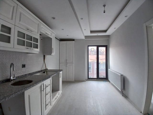 RE/MAX İNCİ'DEN 1.ORUÇGAZİ'DE KİRALIK SIFIR KULLANIŞLI 1+1 DAİRE