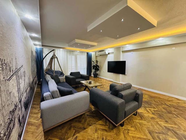 BORNOVA KÜÇÜKPARK MERKEZDE HASTANE VE ÜNİVERSİTE YAKINI KİRALIK EŞYALI DAİRE