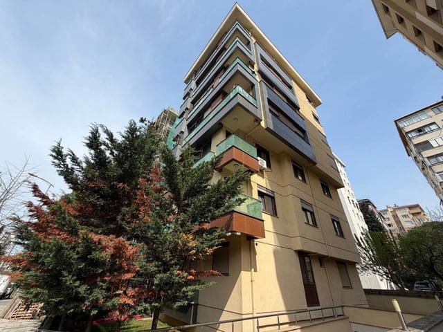 SATILIK 3+1 SAHRAYICEDİT METRO YANI 11 YAŞ ARA KAT BALKON OTOPARK