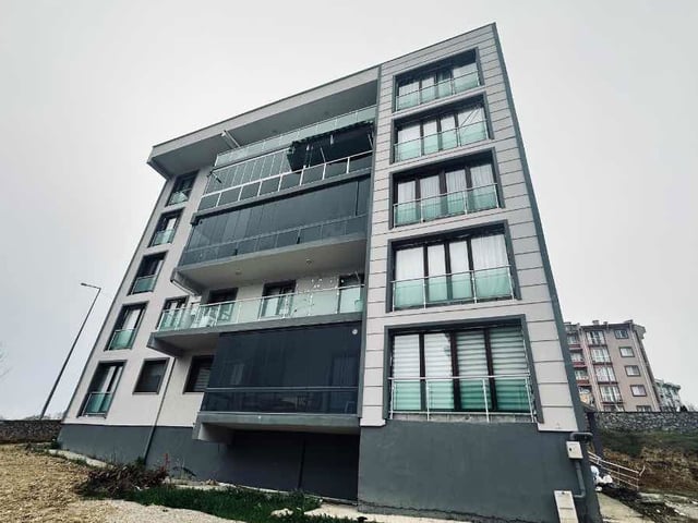 SATILIK 4 + 1 REMAX VİRA DAN